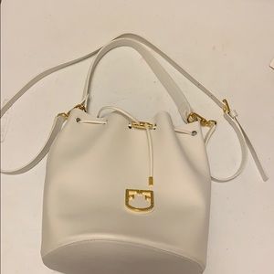Furla- CORONA BUCKET BAG S IN GRAINY LEATHER